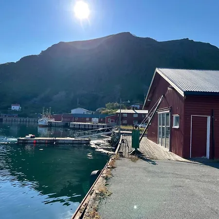 Traditional Fisherman'S Cabin In The Fishing Village Of Ballstad *
